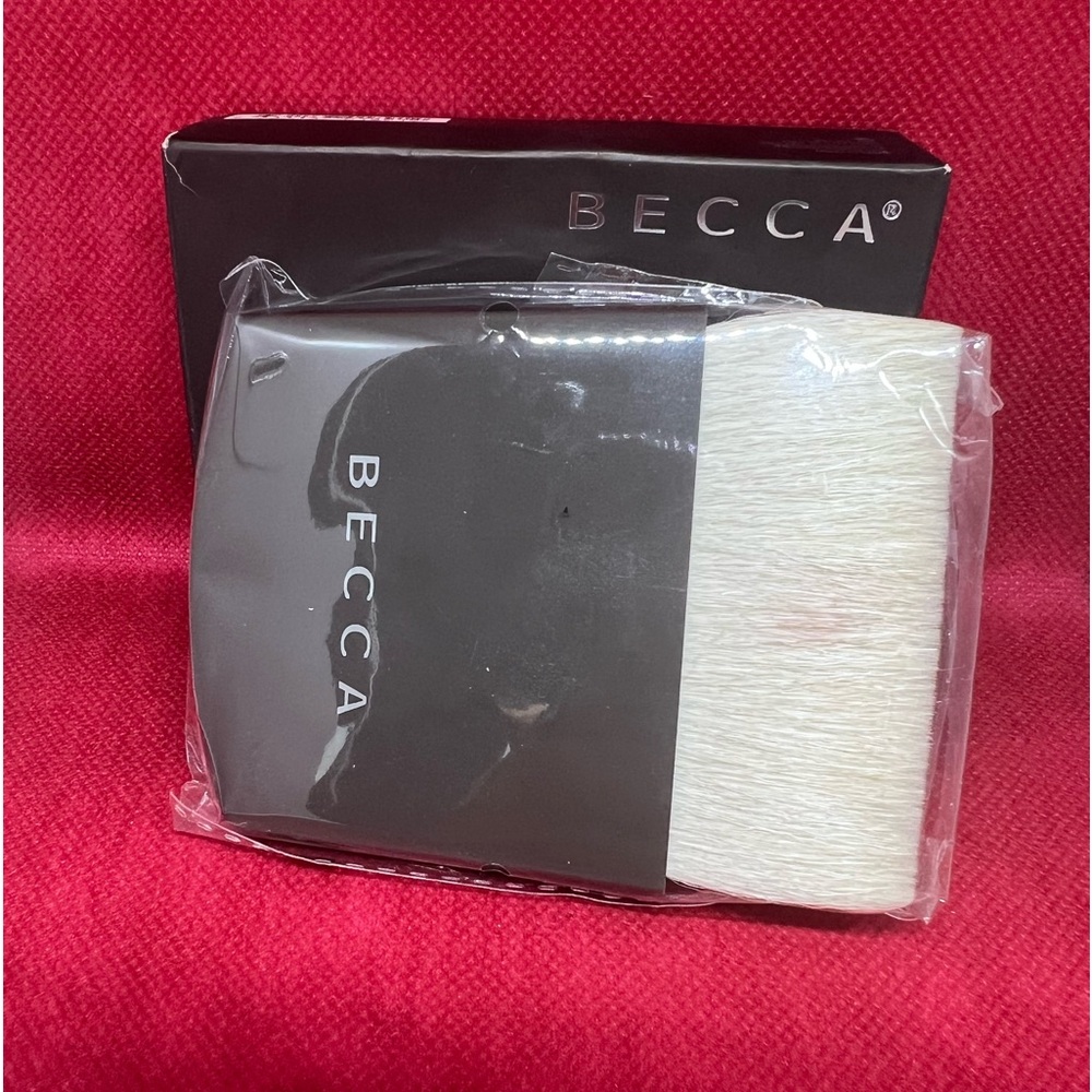 BECCA The One Perfecting Brush NEW BOXED! AUTHENTIC!